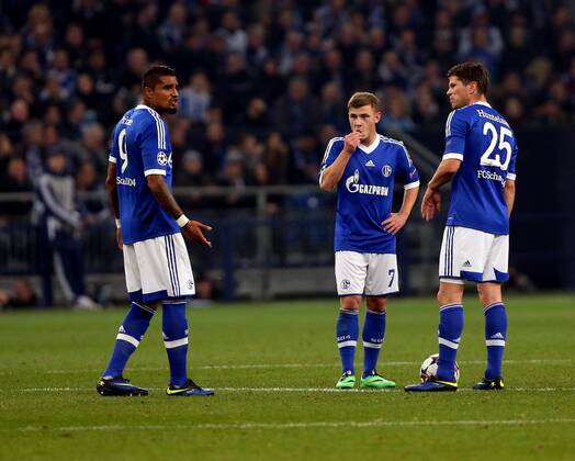 Gelsenkirchen Champions League Fußball FC Schalke 04 vs. Real Madrid, Schalker Enttäuschung, v.l.Kevin-Prince Boateng, Max Meyer, Klaas-Jan Huntelaar