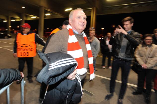 Präsident Uli Hoeness (FC Bayern München) bei der Ankunft in der Allianz Arena. Bayern München - FC Arsenal, Champions League, Achtelfinale, Fussball, 11.03.2014,