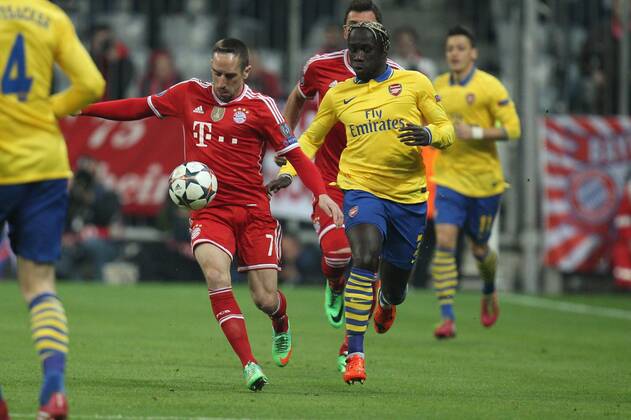 l-r: im Zweikampf, Aktion, mit Franck Ribery 7 (FC Bayern München), Bacary SAGNA 3 (FC Arsenal London) FC Bayern München vs. Arsenal London, Fussball, Champions League, 11.03.2014 EP_ckt