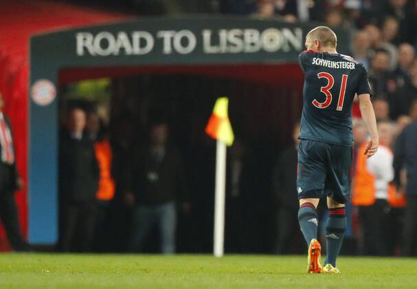 Bastian SCHWEINSTEIGER, FCB 31 nach seiner Rote Karte, Gelb-Rot Platzverweis, MANCHESTER UNITED - FC BAYERN München Fussball UEFA Champions League, Viertelfinale, Viertelfinalhinspiel, Hinspiel Manchester , 01.04.2014 CL Saison 2013 2014, FCB