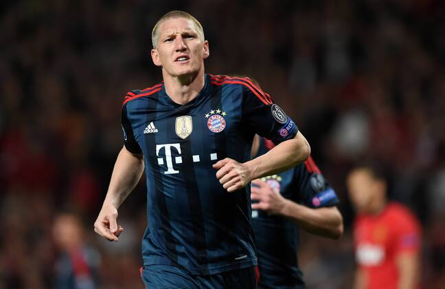 FUSSBALL CHAMPIONS LEAGUE VIERTELFINALE HINSPIEL SAISON 2013 2014 Manchester United FC - FC Bayern München 01.04.2014 Bastian Schweinsteiger (FC Bayern München) freut sich nach seinem Tor zum 1:1 eher introvertiert 