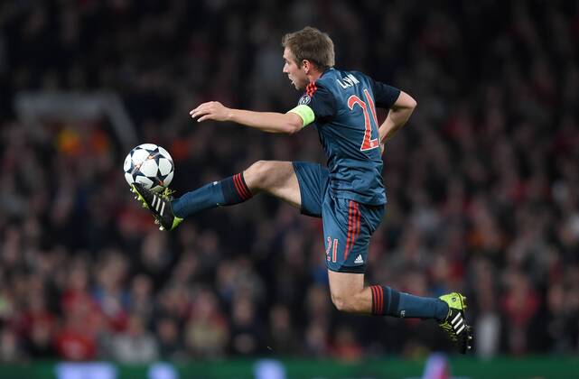 FUSSBALL CHAMPIONS LEAGUE VIERTELFINALE HINSPIEL SAISON 2013 2014 Manchester United FC - FC Bayern München 01.04.2014 Philipp Lahm (FC Bayern München) am Ball 