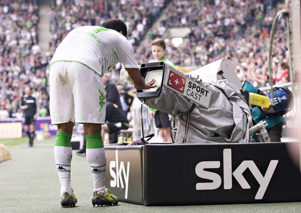 Mönchengladbach, 30.03.2014, Borussia Park Torjubel: Raffael (BMG) mit sky Fersehkamera VfL Borussia Mönchengladbach - Hamburger SV mm