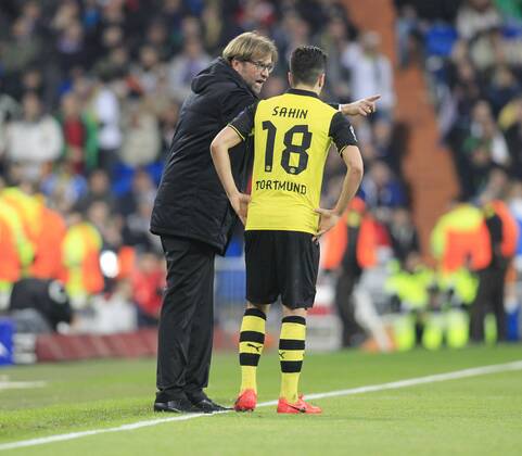 Trainer Juergen Klopp (Borussia Dortmund) im Gespraech mit Nuri Sahin (Borussia Dortmund 18) Real Madrid C.F. vs Borussia Dortmund --- Fussball --- Champions League --- Viertelfinale --- 02.04.2014 Foto: Schueler Eibner EP_JSE