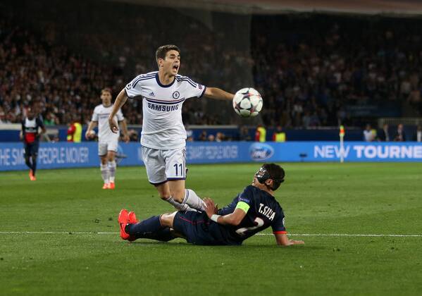 PSG s Thiago Silva brings down Chelsea s Oscar for a penalty Paris Saint Germain PSG vs Chelsea FC London London - Champions League - EDITORIAL USE ONLY. No use with unauthorised audio, video, data, fixture lists, club league logos or live services. Online in-match use limited to 120 images, no video emulation. No use in betting, games or single club league player publications.