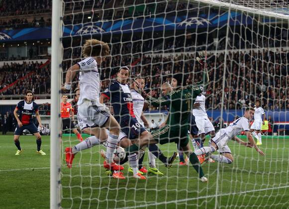 Chelsea s David Luiz scoring an own goal to put PSG 2-1 up Paris Saint Germain PSG vs Chelsea FC London London London - Champions League - EDITORIAL USE ONLY. No use with unauthorised audio, video, data, fixture lists, club league logos or live services. Online in-match use limited to 120 images, no video emulation. No use in betting, games or single club league player publications.