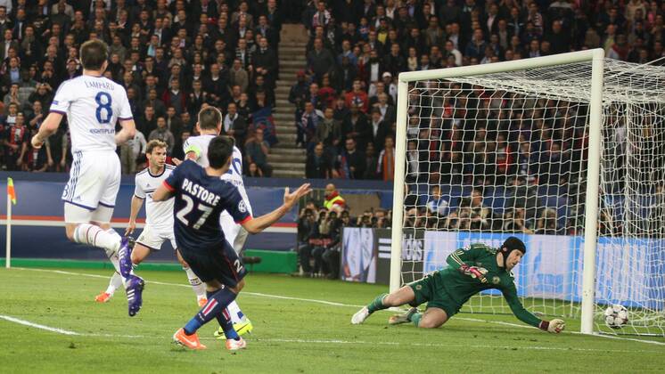 Football - 2013 2014 Champions League - Quarter-Final, First Leg: Paris St-Germain vs. Chelsea Javier Pastore of PSG beats Petr Cech of Chelsea at the near post 3-1 PSG COLORSPORT DANIEL BEARHAM  PSG_CHELSEA