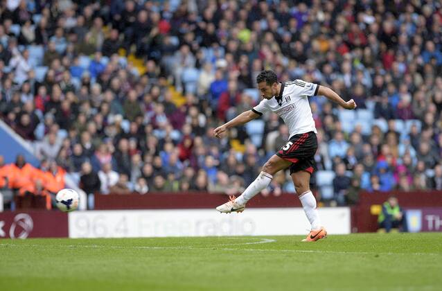Kieran Richardson of Fulham scoring the first goal of the game - Football - Barclays Premier League - Aston Villa vs Fulham - Villa Park Birmingham - Season 13 14 - 05 04 2014 Pic Malcolm Couzens Sportimage EDITORIAL USE ONLY. No use with unauthorised audio, video, data, fixture lists, club league logos or live services. Online in-match use limited to 120 images, no video emulation. No use in betting, games or single club league player publications.