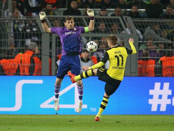 08.04.2014, Fussball Champions League 2013 2014, Viertelfinale, Rückspiel, Borussia Dortmund - Real Madrid, im Signal-Iduna-Park-Stadion in Dortmund, Tor zum 1:0 , v.l. Torwart Iker Casillas (Real Madrid) gegen Torschütze Marco Reus (Dortmund) 