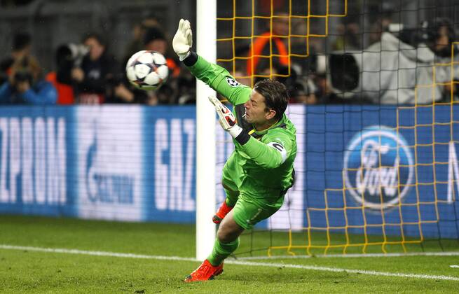 Dortmunds goalkeeper Roman Weidenfeller holds a penalty during quarterfinals of the Championsleague match between Borussia Dortmund and Real Madrid, Signal Iduna Park in Dortmund on April 08., 2013. Borussia Dortmund gegen Real Madrid im Rückspiel des Viertelfinale der Championsleague in der Saison 2013 2014 am 8. April 2013.