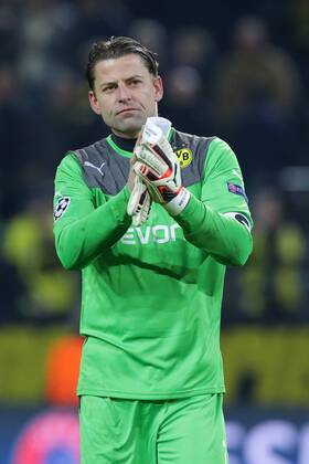 08.04.2014, xgsx, Fussball Champions League, Borussia Dortmund - Real Madrid, v.l. Roman Weidenfeller (Torhueter, Torwart BVB Borussia Dortmund - 1) bedankt sich bei den Fans