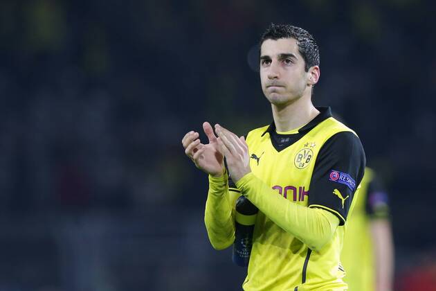 08.04.2014, xgsx, Fussball Champions League, Borussia Dortmund - Real Madrid, v.l.Henrikh Mkhitaryan (BVB Borussia Dortmund - 10) bedankt sich bei den Fans