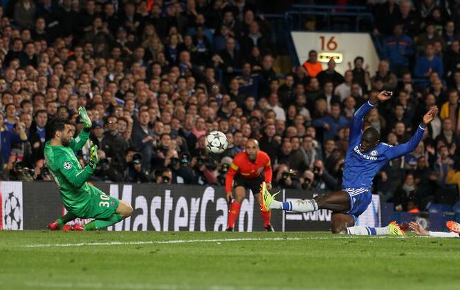 Chelsea s Demba Ba scoring his sides second goal Chelsea vs Paris Saint Germain- Champions League, Knockout - Stamford Bridge - London - England - 08 04 2014 - Pic David Klein Sportimage EDITORIAL USE ONLY. No use with unauthorised audio, video, data, fixture lists, club league logos or live services. Online in-match use limited to 120 images, no video emulation. No use in betting, games or single club league player publications.