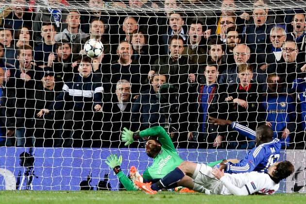 Samuel Eto o of Chelsea scoring his sides 2nd goal - Chelsea vs Paris Saint-Germain - Champions League Quater-Final Second Leg - Stamford Bridge Stadium - London - 8th April 2014 - Pic Charlie Forgham-Bailey Sportimage EDITORIAL USE ONLY. No use with unauthorised audio, video, data, fixture lists, club league logos or live services. Online in-match use limited to 120 images, no video emulation. No use in betting, games or single club league player publications.