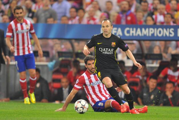 09.04.2014, Fussball UEFA Champions League Viertelfinale, Atletico Madrid - FC Barcelona, v.l. Raul Garcia (Atl. Madrid) Andres Iniesta (FC Barcelona)