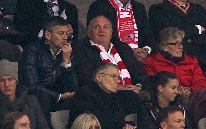 Ex Präsident Uli Hoeneß auf der Tribüne, Herbert Hainer Fussball Fussball UEFA Chapionsleague Viertelfinale Herren Saison 2013 14 09.04.2014 FC Bayern München vs. FC Manchester United ManU