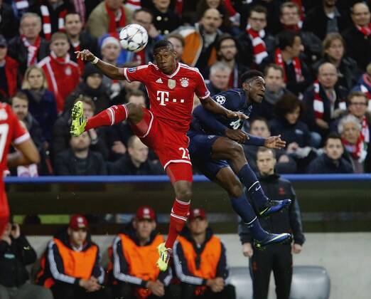 V.li. David Alaba (Bayern), Danny Welbeck (ManUnited). FC Bayern München-Manchester United . München, GER, 09.04.2014 , Viertelfinale Fussball-Champions League 2013-2014 .