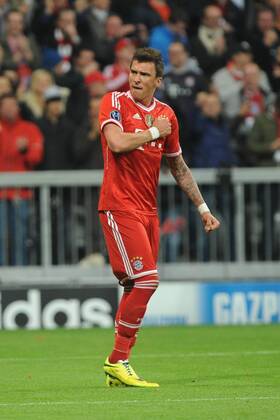 Torjubel von Mario Mandzukic (FC Bayern München) nach seinem Tor zum 1:1 Bayern München - Manchester United, Champions League, Viertelfinale, Fussball, 09.04.2014