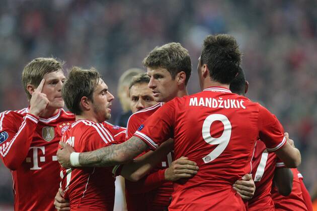 l-r: Torjubel von Philipp Lahm 21 (FC Bayern München), Thomas Müller 25 (FC Bayern München) und Mario Mandzukic 9 (FC Bayern München) FC Bayern München vs. Manchester United, Fussball, Champions League, 09.04.2014 EP_ckt