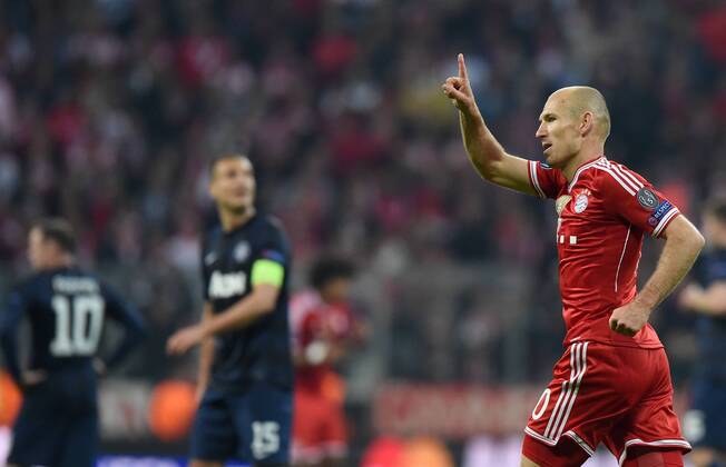 FUSSBALL CHAMPIONS LEAGUE VIERTELFINALE SAISON 2013 2014 FC Bayern München - Manchester United FC 09.04.2014 Arjen Robben (FC Bayern München) jubelt nach dem 3:1 