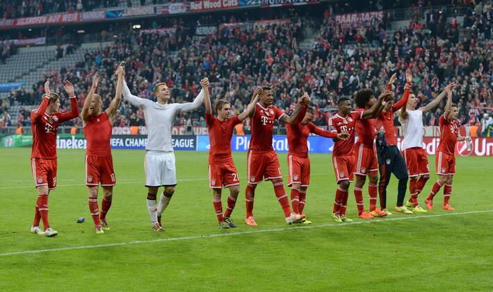 FUSSBALL CHAMPIONS LEAGUE VIERTELFINALE SAISON 2013 2014 FC Bayern München - Manchester United FC 09.04.2014 Laula der Bayern nach dem Abpfiff 