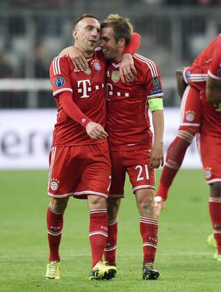 FUSSBALL CHAMPIONS LEAGUE VIERTELFINALE SAISON 2013 2014 FC Bayern München - Manchester United FC 09.04.2014 Jubel nach dem Abpfiff: Franck Ribery (li) und Philipp Lahm (re, beide FC Bayern München) 