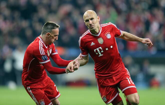 Arjen Robben (FC Bayern), jubelt nach seinem Tor zum 3:1, links Franck Ribery (FC Bayern), FC Bayern München vs Manchester United Champions League, Halbfinale, 2013 2014, Fussball, Fussball, soccer, Herren, Deutschland, Germany, München, 9.4.2013 Allianz Arena