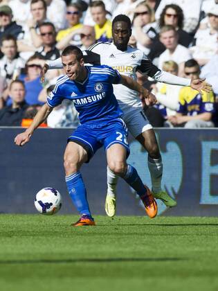 Football - 2013 2014 Premier League - Swansea City vs. Chelsea Azpilicueta of Chelsea & Nathan Dyer of Swansea at the the Liberty Stadium. COLORSPORT WINSTON BYNORTH