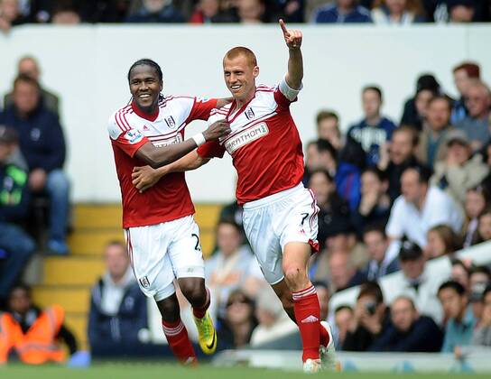Football - 2013 2014 Premier League - Tottenham Hotspur vs. Fulham FC Fulham s Steve Sidwell celebrates his goal with Hugo Rodallega at White Hart Lane. 