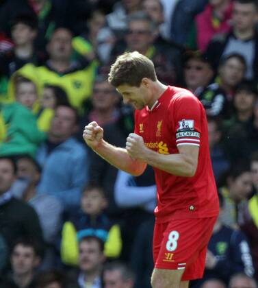 Norwich City v Liverpool . . Norwich, UK . . 20.04.2014 Steven Gerrard (L) at the end. 