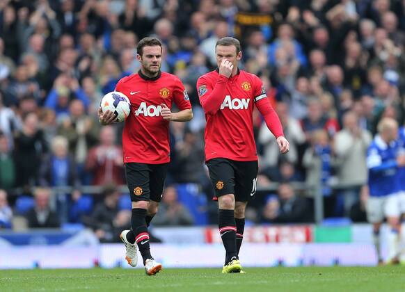 Manchester United s Wayne Rooney looks on dejected after going 1-0 down Everton vs Manchester United- Barclays Premier League - Goodison Park - Liverpool - England - 20 04 2014 - EDITORIAL USE ONLY. No use with unauthorised audio, video, data, fixture lists, club league logos or live services. Online in-match use limited to 120 images, no video emulation. No use in betting, games or single club league player publications.