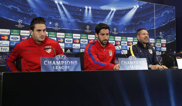 Diego Simeone, Koke and Raul Garcia of Atletico Madrid at press conference before playing the Champions League match. . xPABLOGARCIAx 