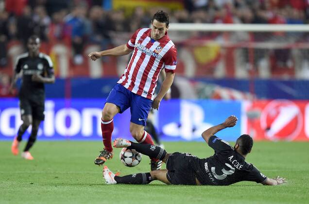 FUSSBALL CHAMPIONS LEAGUE HALBFINAL HINSPIEL SAISON 2013 2014 Atletico Madrid - FC Chelsea 22.04.2014 Koke (li, Atletico Madrid) gegen Ashley Cole (re, FC Chelsea) 