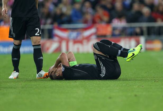 Chelsea s John Terry goes off injured Athletico Madrid vs Chelsea - Champions League, Semi Final, First leg - Vicente Calderon Stadium - 22 04 2014 - Pic David Klein Sportimage EDITORIAL USE ONLY. No use with unauthorised audio, video, data, fixture lists, club league logos or live services. Online in-match use limited to 120 images, no video emulation. No use in betting, games or single club league player publications.