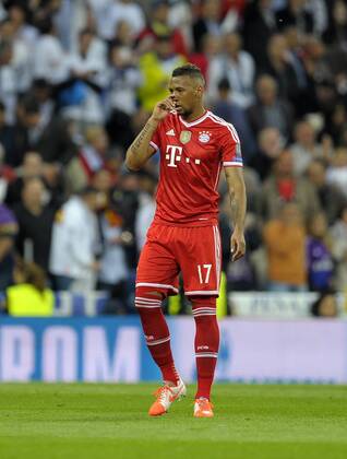 23.04.2014, Fussball Champions League 2013 2014, Halbfinale, Hinspiel, Real Madrid - FC Bayern München, im Santiago Bernabeu Stadion in Madrid, Spanien. Jerome Boateng (Bayern) nachdenklich 