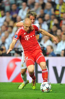 23.04.2014, Fussball UEFA Champions League Halbfinale, Real Madrid - FC Bayern München, v.l.Fabio Coentrao (Real Madrid) Arjen Robben (FC Bayern München)