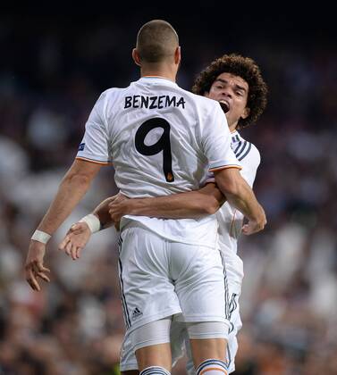 FUSSBALL CHAMPIONS LEAGUE HALBFINAL HINSPIEL SAISON 2013 2014 Real Madrid - FC Bayern München 23.04.2014 Jubel nach dem 1:0: Karim Benzema (li) und Pepe (re, beide Real Madrid) 