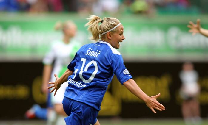Fussball, Frauen Champions-League, VfL Wolfsburg - 1. FFC Turbine Potsdam, v.li.: Julia Simic (1. FFC Turbine Potsdam) mit Torjubel, celebrate the goal, goal celebration, Jubel über das Tor 0:1 xmrx