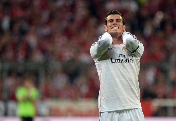 29.04.2014, xjhx, Fussball Champions League Halbfinale, FC Bayern München - Real Madrid, v.l. Gareth Bale (Real Madrid) enttäuscht, enttäuscht schauend, dissapointed
