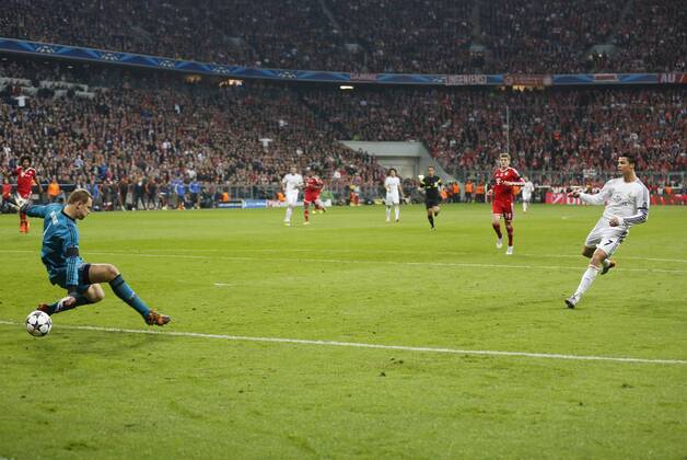Cristiano RONALDO, Real Madrid 7 Torschuss, schiesst das Tor zum 0-3 FC BAYERN München - REAL MADRID Halbfinale, RÜCKSPIEL, Fussball UEFA Champions League, Halbfinale, München, 29.04.2014 CL Saison 2013 2014, FCB, München