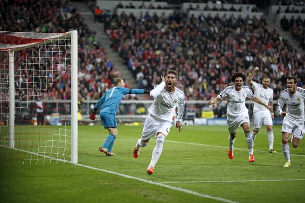 Champions League 2013-2014 semifinal FC Bayern München vs. Real Madrid Halbzeit 0:3 HIER Sergio Ramos hat zum 1:0 getroffen und jubelt vlnr Manuel Neuer ( FC Bayern München ), Sergio Ramos, Pepe