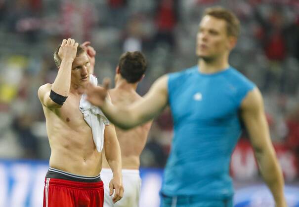 Bastian SCHWEINSTEIGER, FCB 31 Emotionen, enttäuscht, Enttäuschung, Frust, frustriert, Trauer ,traurig, verzweifelt, Verzweiflung, fasst sich an den Kopf FC BAYERN München - REAL MADRID (0 - 4) Halbfinale, RÜCKSPIEL Fussball UEFA Champions League, München, 29.04.2014 CL Saison 2013 2014, FCB, München, RM