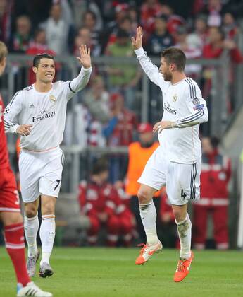 München, Fussball Männer, UEFA Champions League, Saison 2013 2014, Halbfinale Rückspiel, FC Bayern München vs Real Madrid CF 29.04.2014, München Arena München Cristiano Ronaldo, Sergio Ramos beide Real Madrid,jubeln