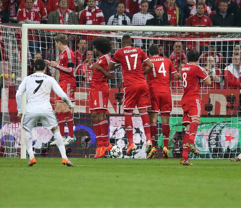 München, Fussball Männer, UEFA Champions League, Saison 2013 2014, Halbfinale Rückspiel, FC Bayern München vs Real Madrid CF 29.04.2014, München Arena München Cristiano Ronaldo,erzielte das 0:4