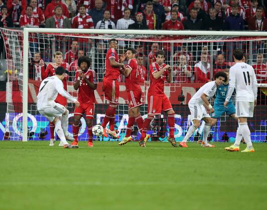 München, Fussball Männer, UEFA Champions League, Saison 2013 2014, Halbfinale Rückspiel, FC Bayern München vs Real Madrid CF 29.04.2014, München Arena München Cristiano Ronaldo, Dante, Toni Kroos, Jerome Boateng, Javi Martinez, Pepe, Gareth Bale,