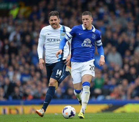 Ross Barkley of Everton breaks free of Javi Garcia of Manchester City - Barclays Premier League - Everton v Manchester City - Goodison Park Stadium - Liverpool - England - 3rd May 2014 - Pic Simon Bellis Sportimage EDITORIAL USE ONLY. No use with unauthorised audio, video, data, fixture lists, club league logos or live services. Online in-match use limited to 120 images, no video emulation. No use in betting, games or single club league player publications.