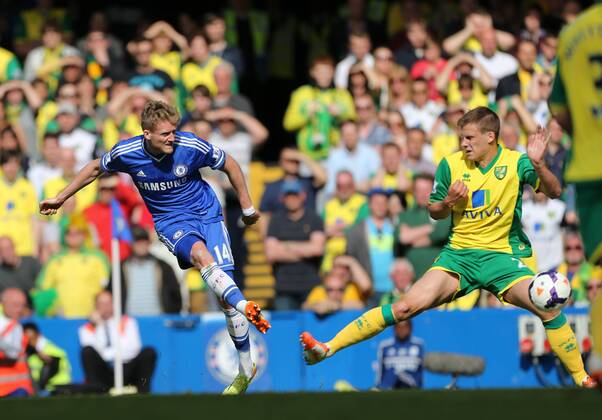 Chelsea s Andre Schurrle hits the post with his shot Chelsea vs Norwich - Barclays Premier League - Stamford Bridge - London - UK - 04 05 2014 - Pic David Klein Sportimage EDITORIAL USE ONLY. No use with unauthorised audio, video, data, fixture lists, club league logos or live services. Online in-match use limited to 120 images, no video emulation. No use in betting, games or single club league player publications.