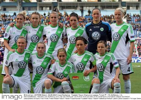 Fussball, Frauen Champions-League, Tyresö FF - VfL Wolfsburg, v.li.: Mannschaftsfoto, Teamfoto von Wolfsburg xmrx