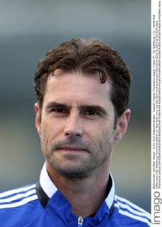 Fussball, Frauen Champions-League, Tyresö FF - VfL Wolfsburg, v.li.: Trainer Ralf Kellermann (VfL Wolfsburg) Portrait Einzelbild vor dem Spiel xmrx