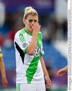 Luisa WENSING (VfL) enttaeuscht. Fussball international UEFA Frauen Championsleague - Finale 2014: Tyresö FF - VfL Wolfsburg im Estadio Do Restelo in Lissabon, Portugal am 22.05.2014,